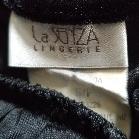 La Senza Sheer crushed Velvet Lingerie - Picture 5 of 6